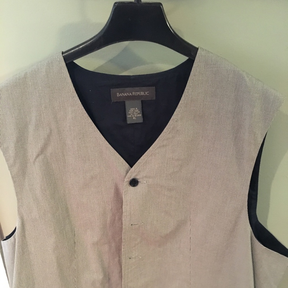Banana Republic Vest . Size XL